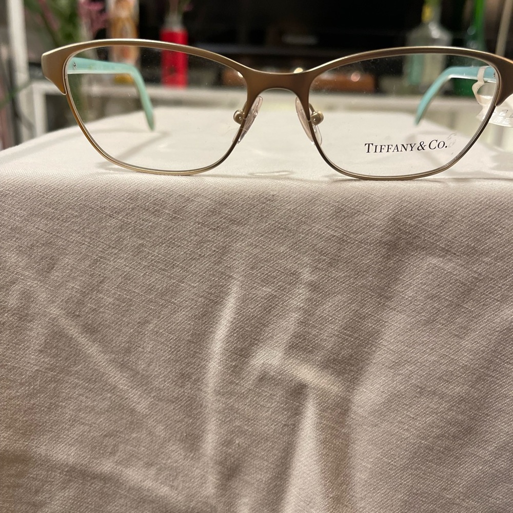 Beautiful Tiffany glasses. Have your prescription lens put in these frames.
